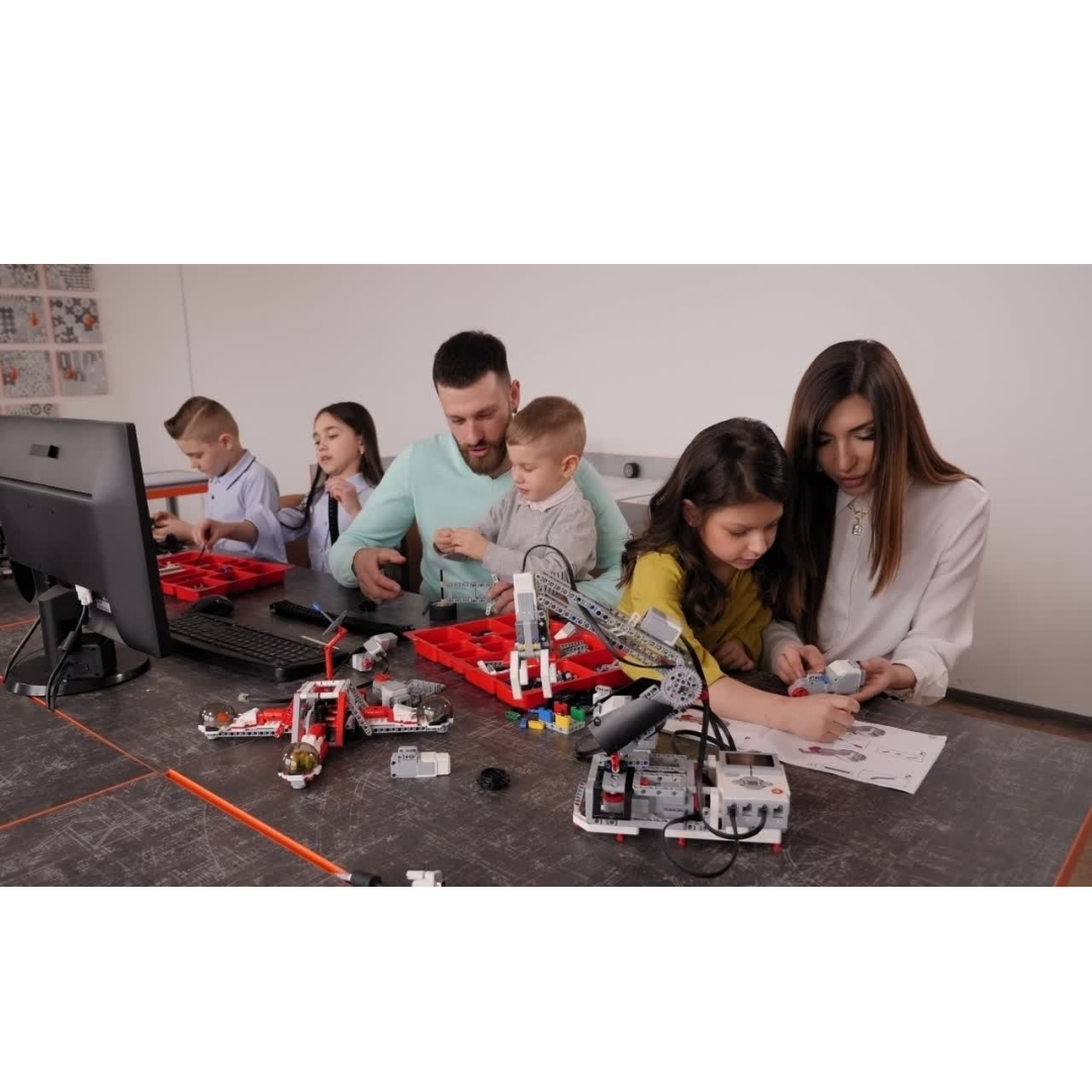 family building with lego mindstorms