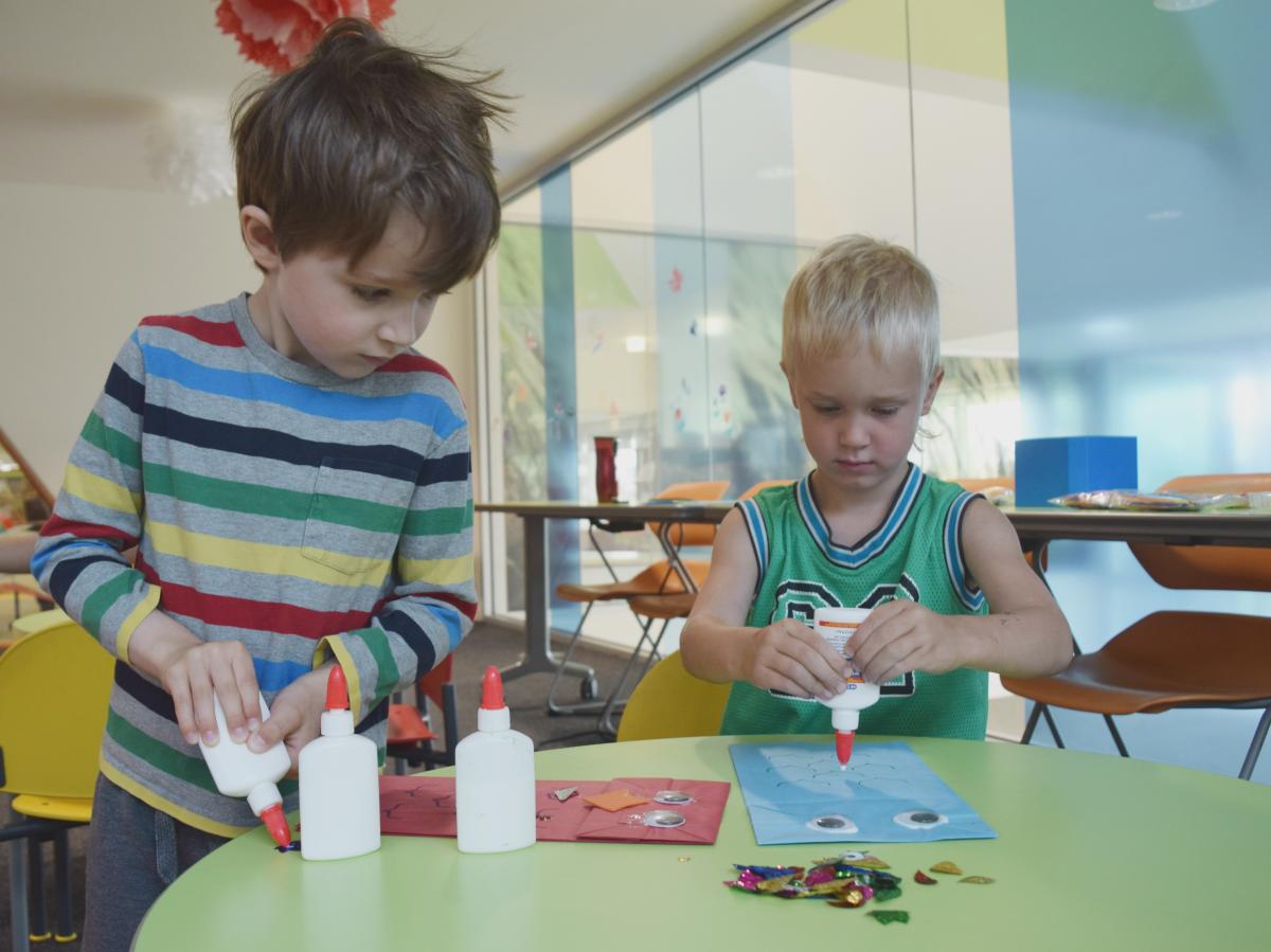 kids doing crafts